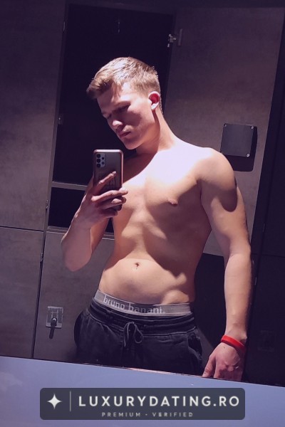Alex, 26 ani, Sugar Daddy, din Bucuresti
