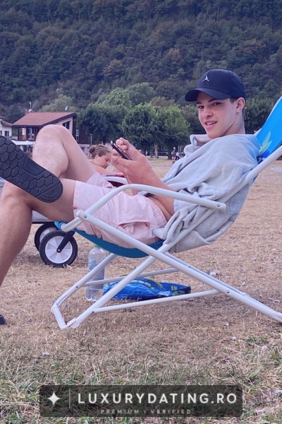Robert, 24 ani, Sugar Daddy, din Timișoara