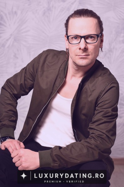 Victor, 30 ani, Sugar Daddy, din Bucuresti