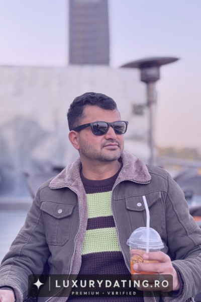 Daniel, 19 ani, Sugar Daddy, din Bucuresti