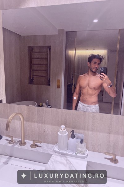 Radu, 40 ani, Sugar Daddy, din Bucuresti