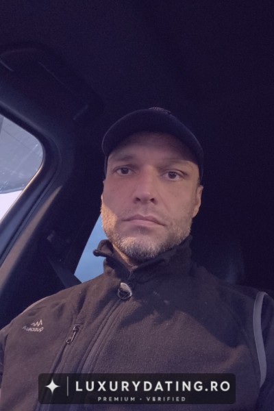 Vasile, 19 ani, Sugar Daddy, din Bucuresti